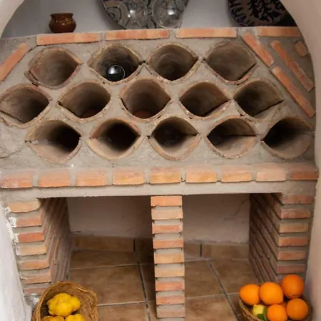 Rural, Cueva De La Abuela
